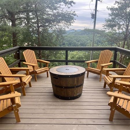 Whiskey Ridge 3 Bdrm Cabin-Firepit, Fenced Yard, Hot Tub Villa Pigeon Forge Exterior foto